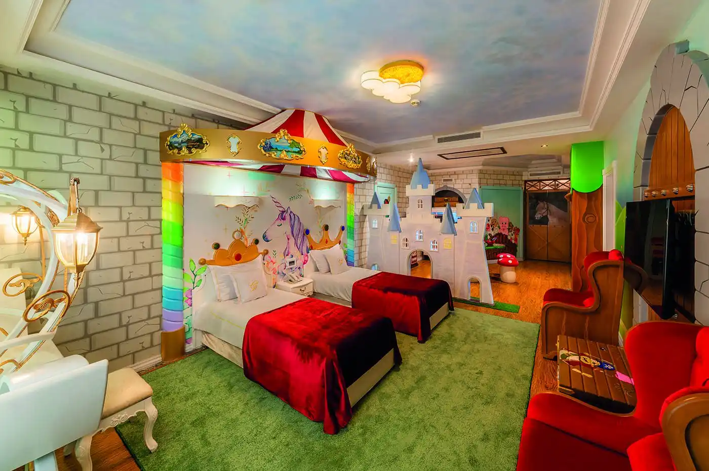 تجربه‌ای متفاوت برای کودکان در کیدز سوییت گلدن پالاس مشهد