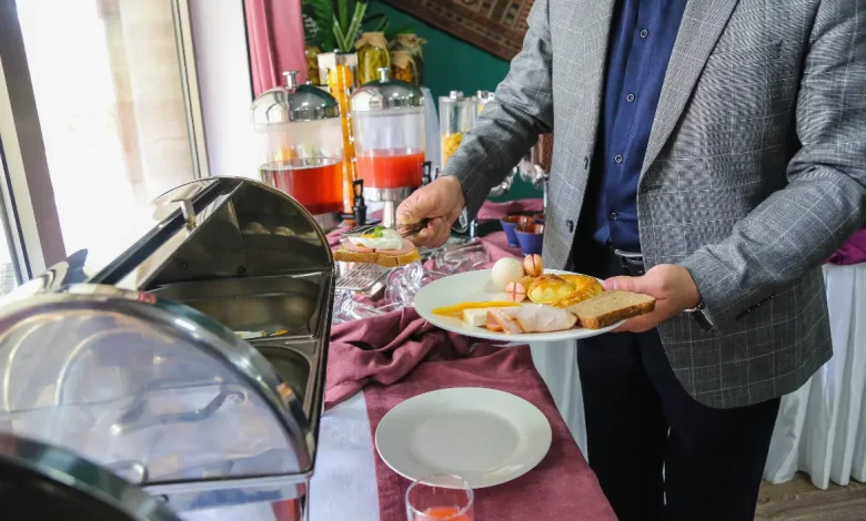 بهترین صبحانه سلف سرویس مشهد نزدیک حرم