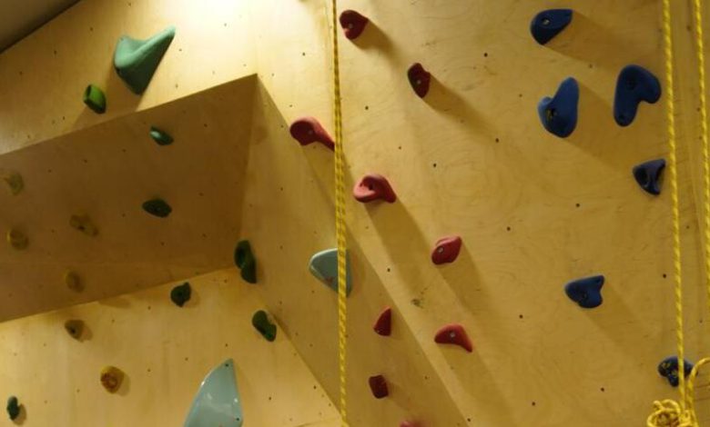 صخره‌نوردی در مشهد تجربه هیجان انگیز در مجموعه تفریحی گلدن کلاب