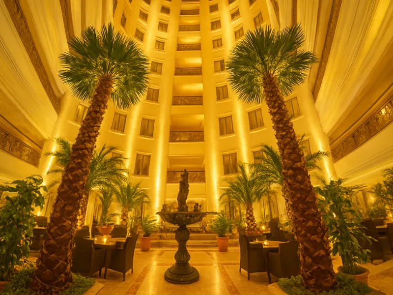 شاهکاری از معماری ایرانی مدرن؛ نگاهی به طراحی خیره‌کننده هتل گلدن پالاس مشهد