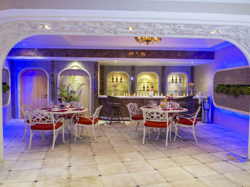 بهترین استخر خانوادگی در مشهد