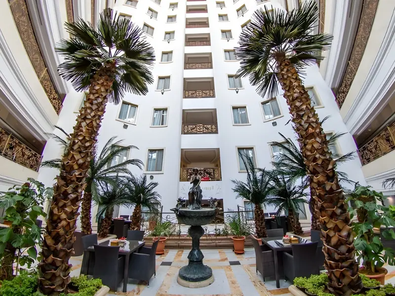 ۱۰ تجربه لوکس در مشهد که فقط در هتل گلدن پالاس پیدا میکنید!