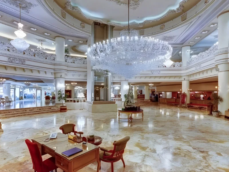 هتل گلدن پالاس چگونه اقامت را به یک ماجراجویی تمام‌عیار تبدیل می‌کند؟