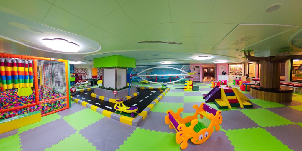 inner-goldenweb-childrenpalyhouse-1024x512